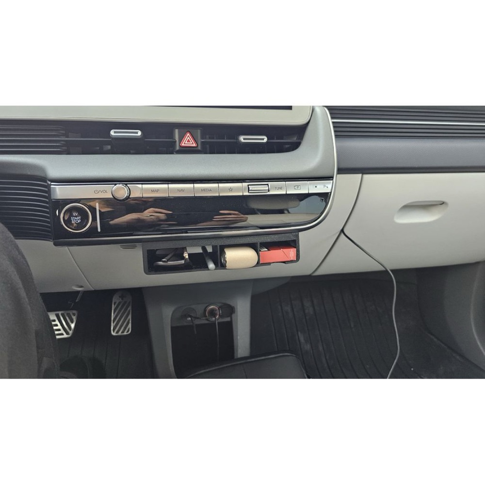 Hyundai Ioniq 5 Torpido Telefon Tutucusu görsel 4