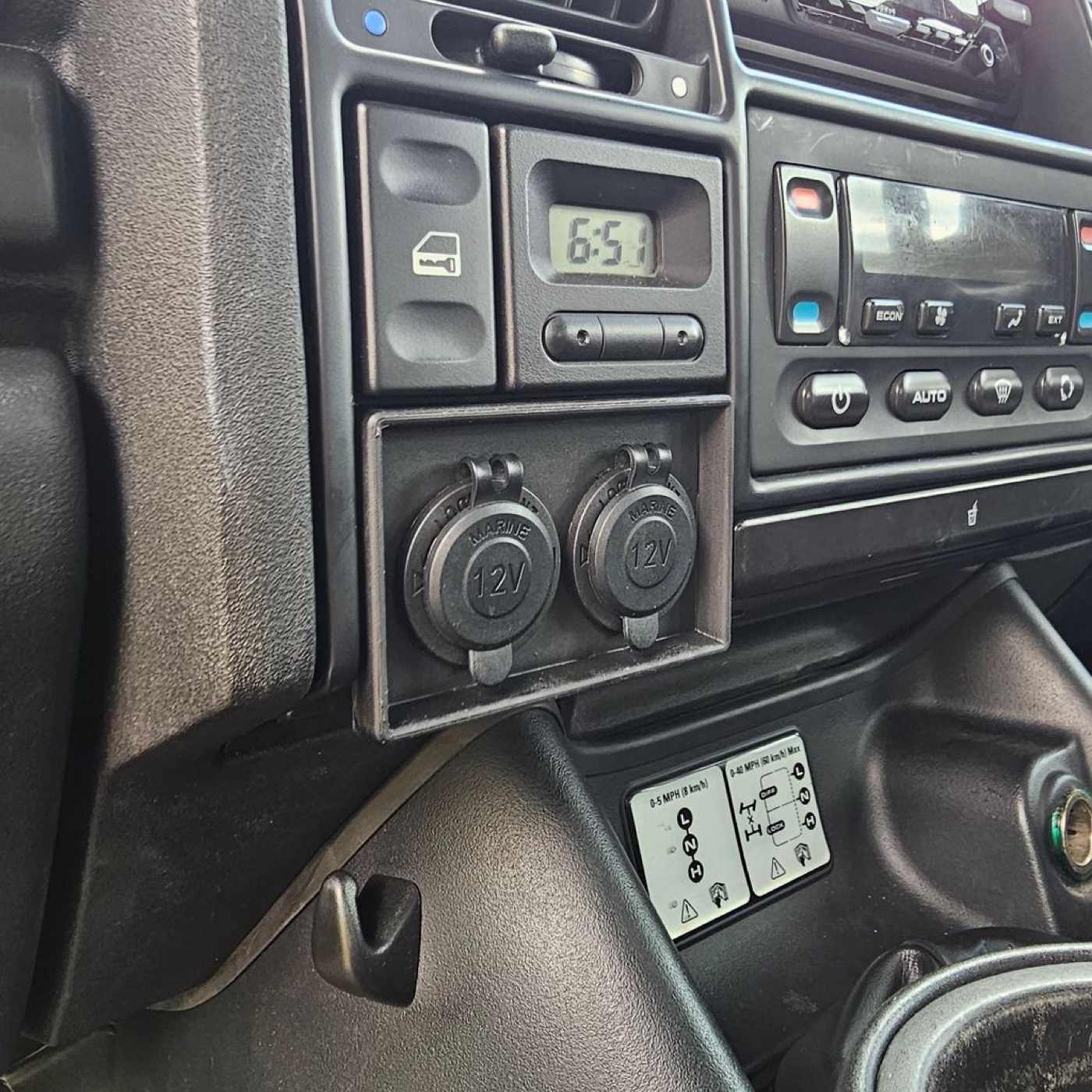 Land Rover Discovery 2 Küllük Yuvası Çift 12V Soket Paneli