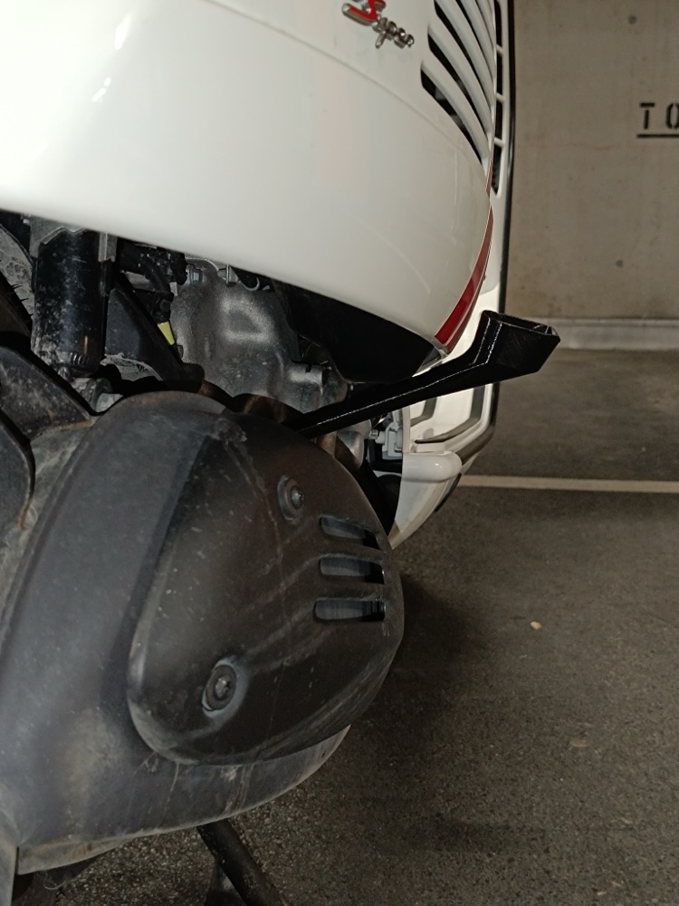 Vespa GTS HPE Yağ Hunisi görsel 3