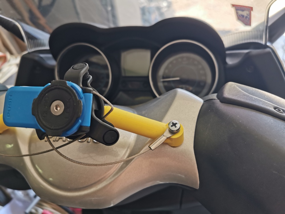 Piaggio X-Evo Telefon Tutucu Bar görsel 3