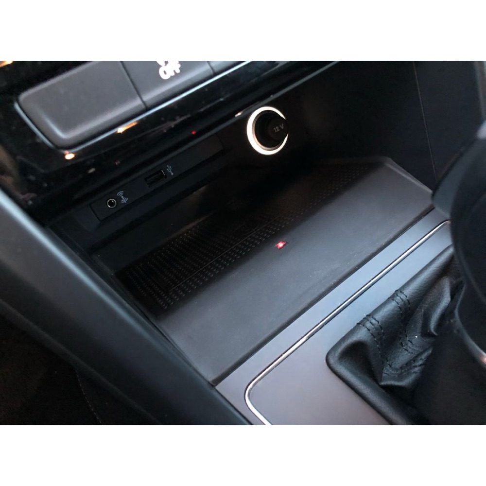 Volkswagen Touran İn-Bay İndüksiyon Şarj Pedi Açı Kiti görsel 3