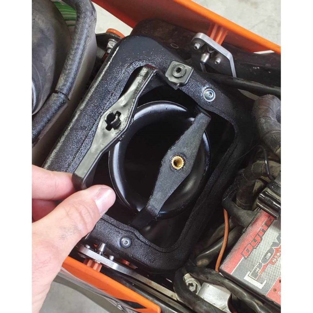 KTM 690 Hava Filtresi Braketi görsel 3