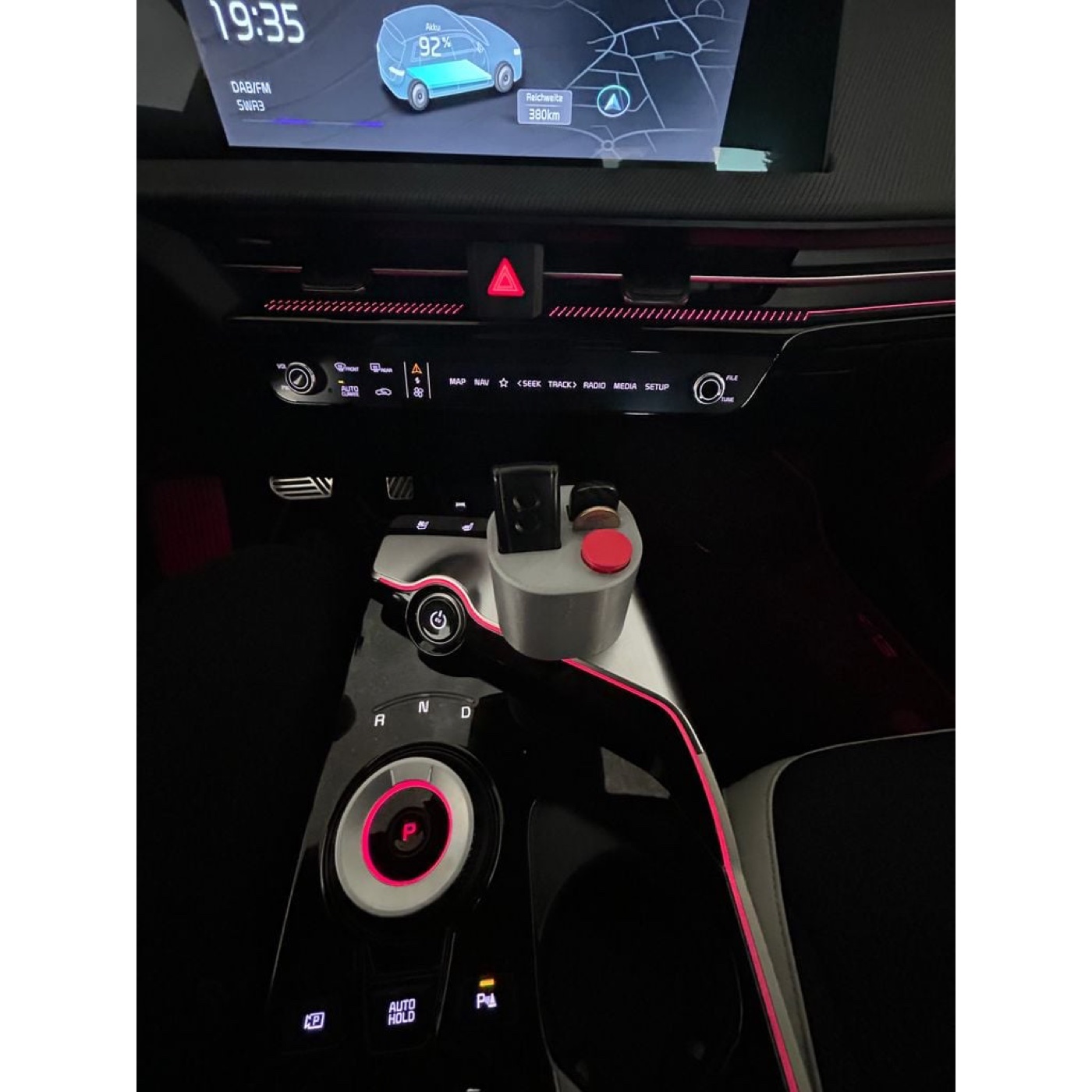 Kia EV6 Çok Amaçlı Konsol Bardağı