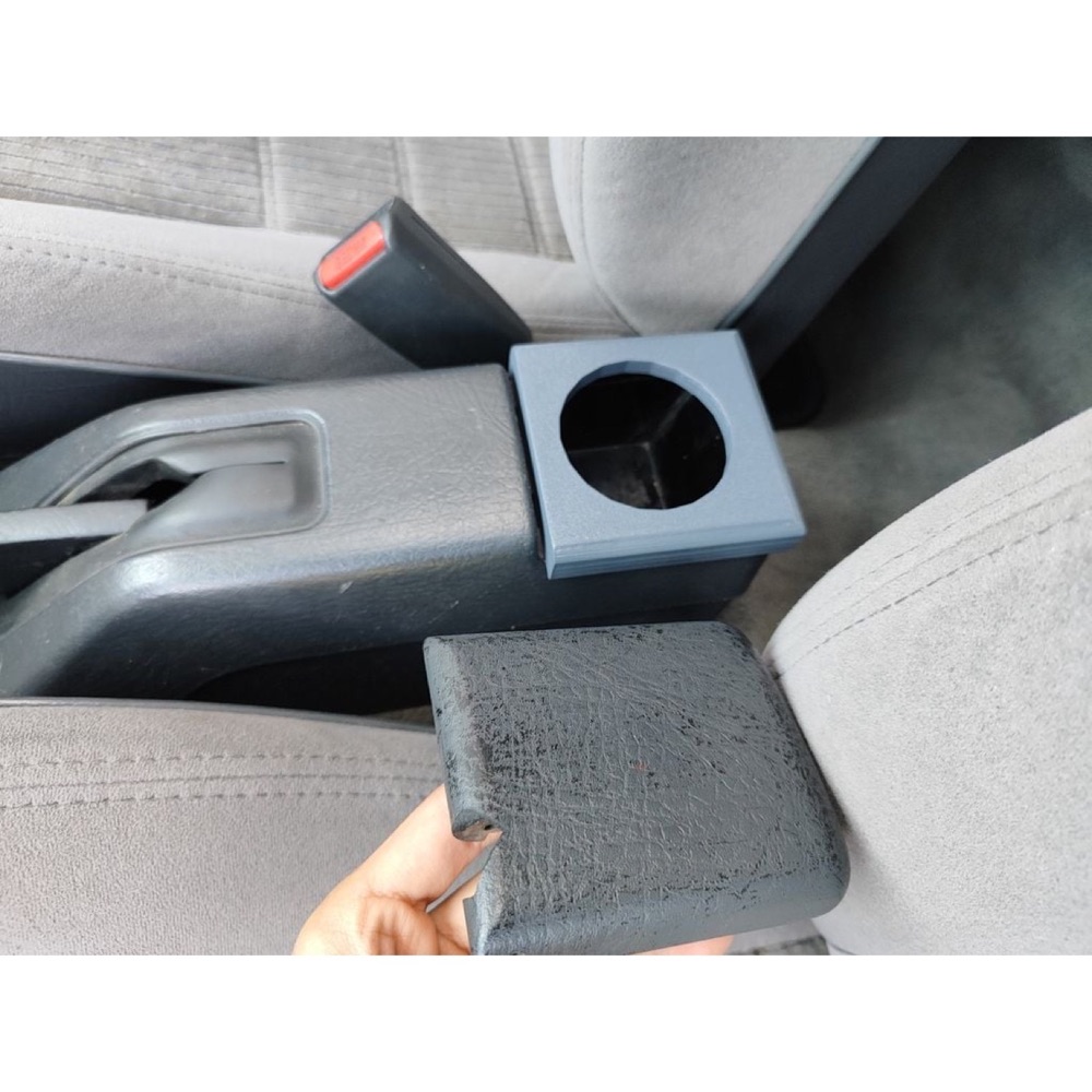 Mazda 323F BG (Astina) Orta Konsol Bardaklığı görsel 3