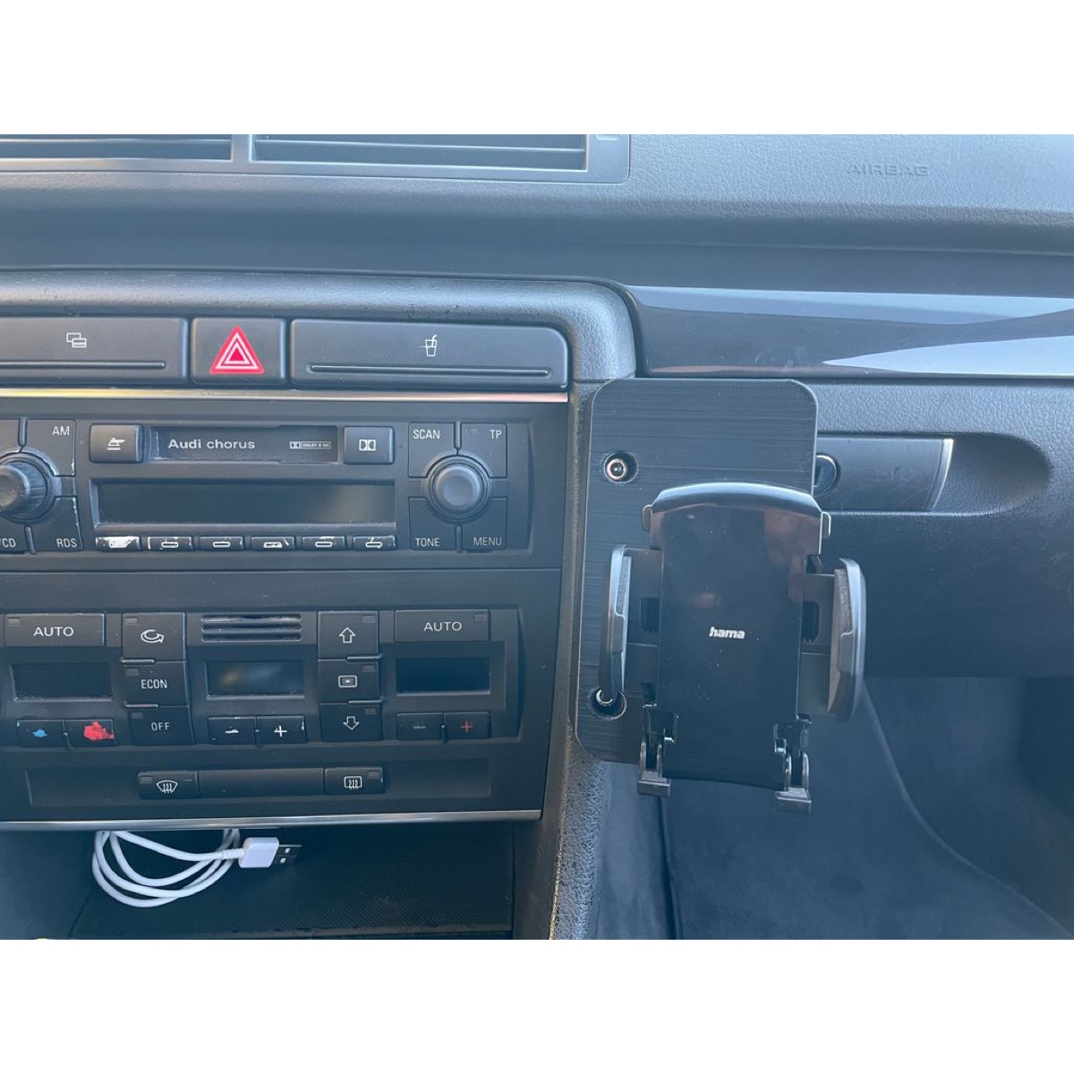 Audi A4 B6 Telefon Tutucu Adaptörü görsel 2