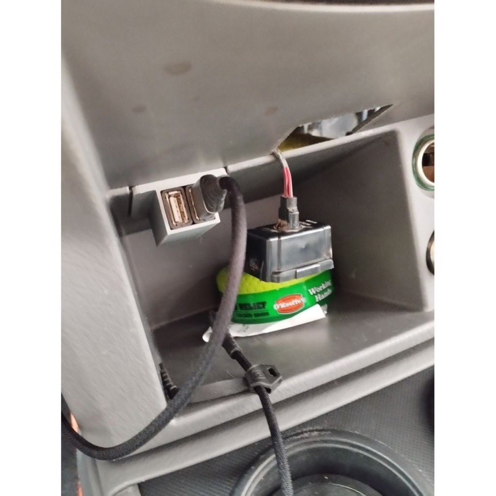 Ford Ranger (PJ MK2, 2006-2011) İkili USB Yuvası görsel 2