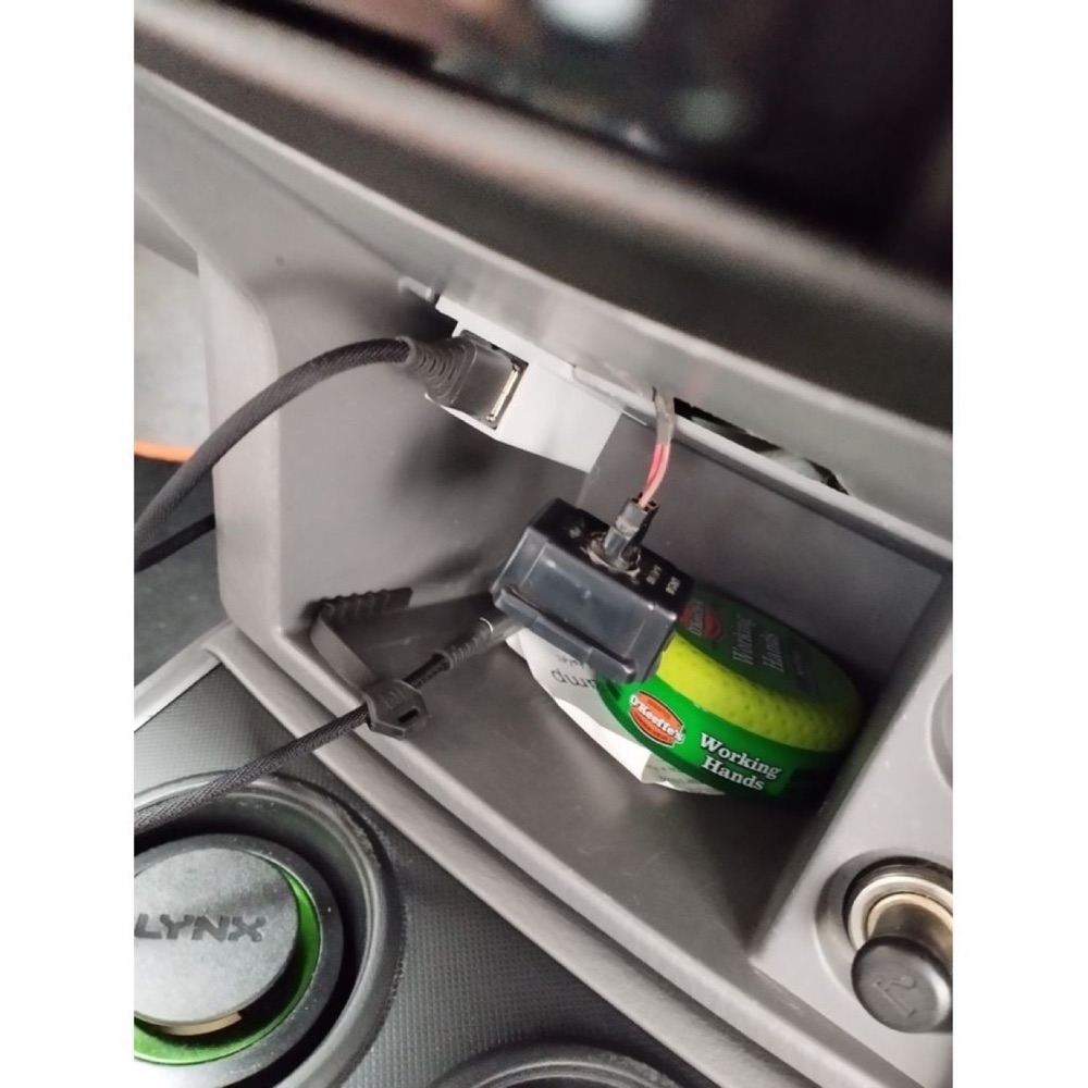 Ford Ranger (PJ MK2, 2006-2011) İkili USB Yuvası görsel 3