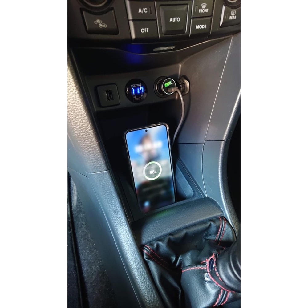 Suzuki Swift Sport ZC32 Telefon Standı - Kablosuz Şarj Yuvası