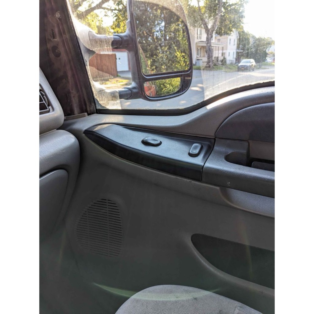 Ford F-Serisi Cam/Kilit Switch Plakası Tırnağı görsel 2