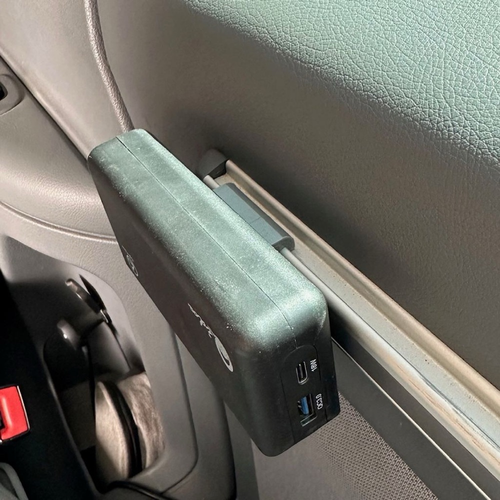 Mercedes Viano/Marcopolo Yan Masa Destek Braketi görsel 4