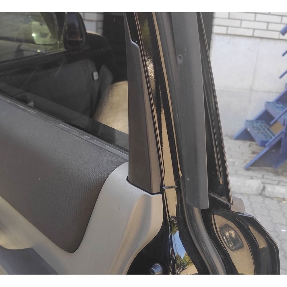 Nissan X-Trail arka kapı lastik klipsi görsel 2