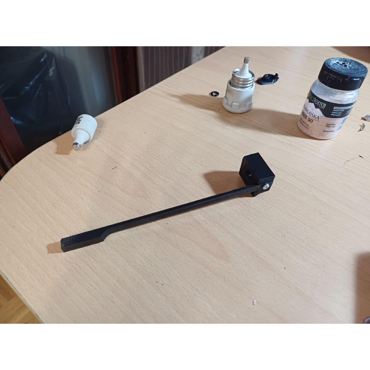 Audi A4 B6/B7 Akü Tutucu ve Uyarı Üçgeni Kilidi (8E0803123A/4B98678994PK) görsel 3