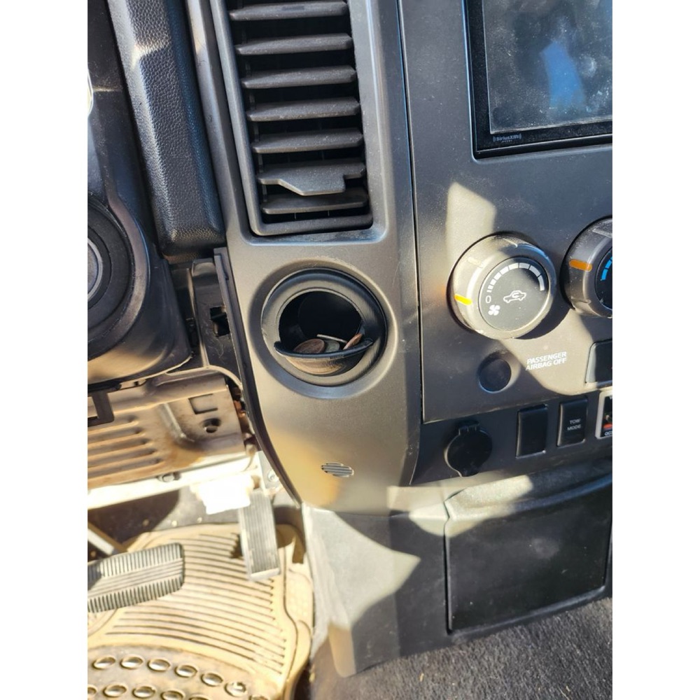 Nissan Titan (2WD) bozuk para gözü / kör kapak