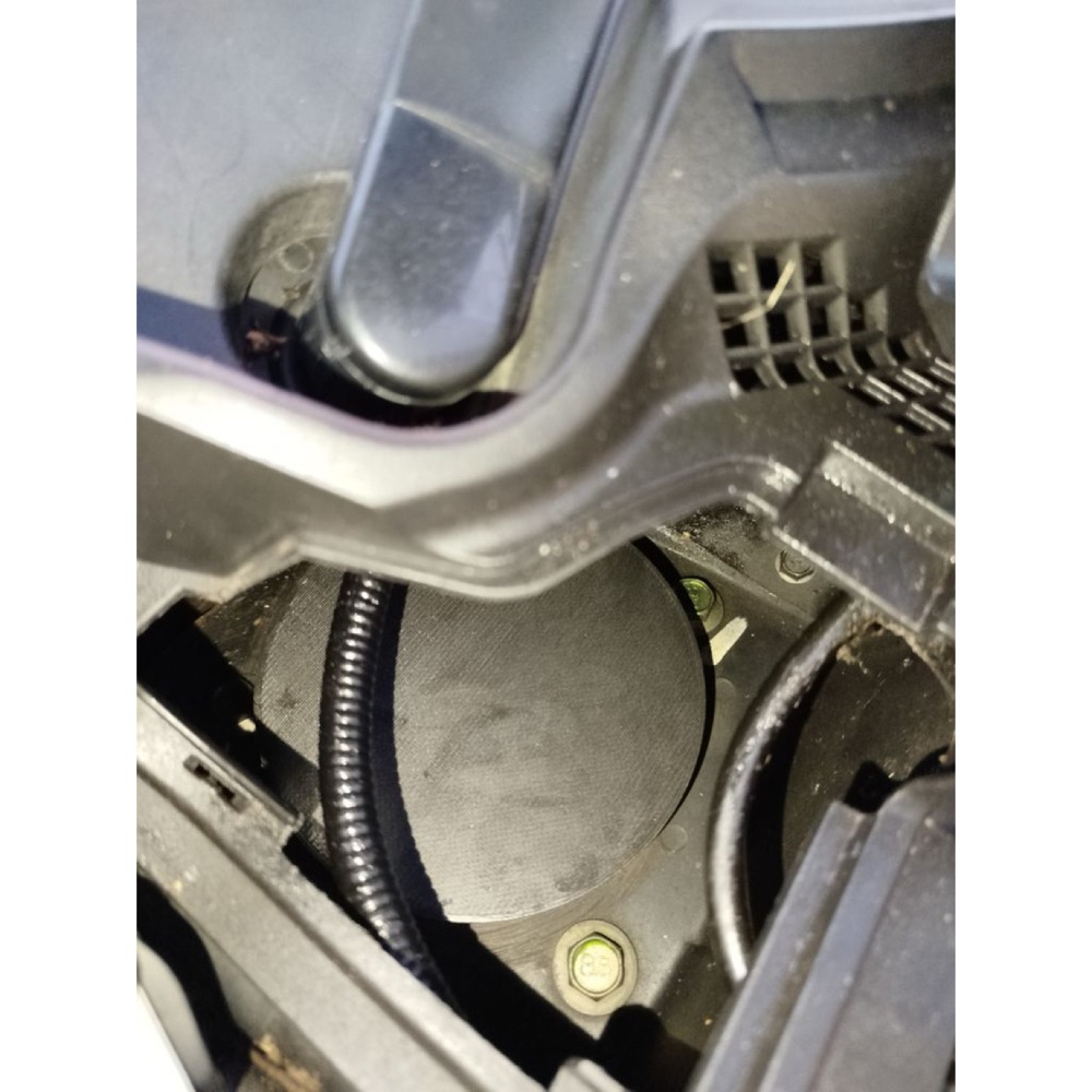 Nissan Leaf (1. nesil) saplama kapağı