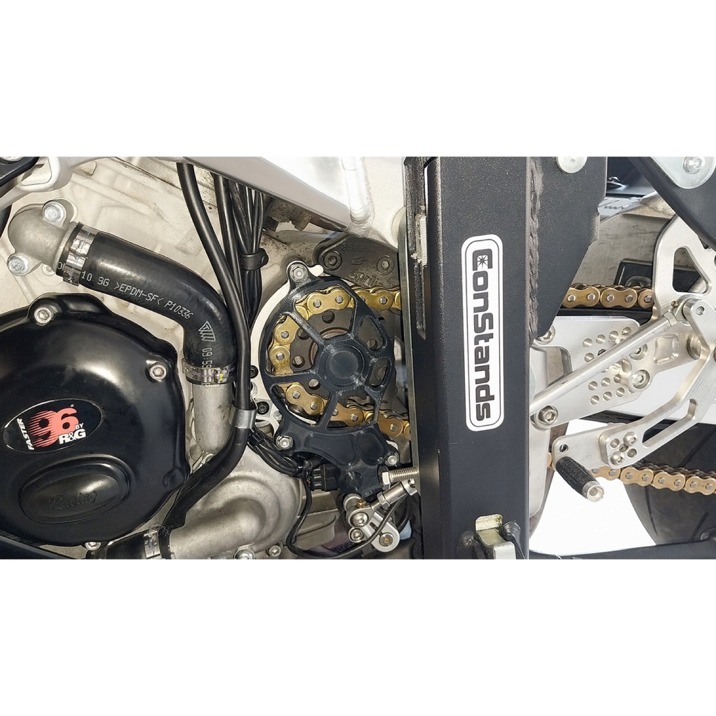 Aprilia RSV4/Tuono Zincir Dişlisi Kapağı görsel 2