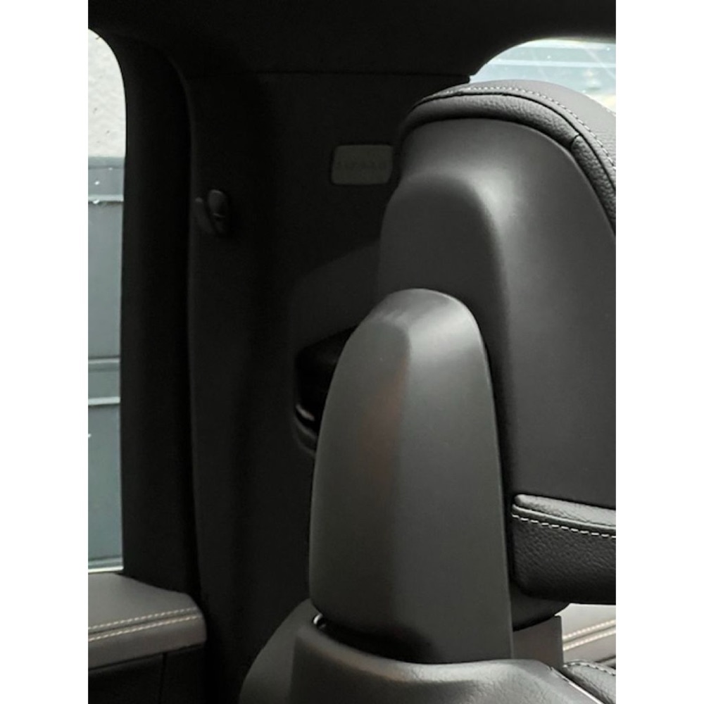 Mercedes EQE SUV Kıyafet Askısı görsel 4