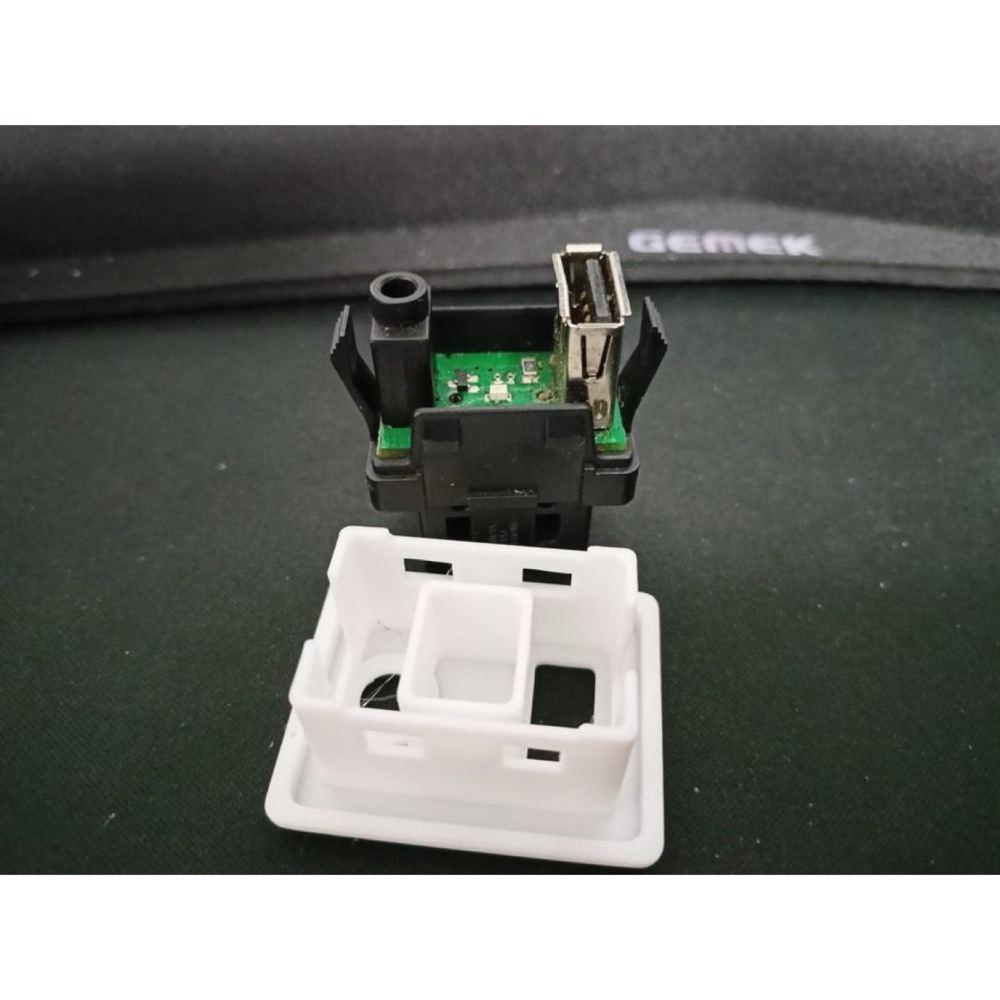 Fiat Punto AUX / USB Soketi Maskesi görsel 3