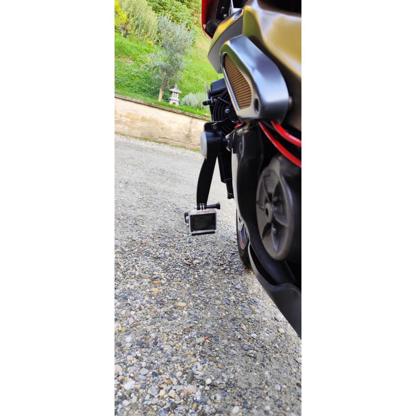 Aprilia RSV 1000 GoPro Montajı görsel 2