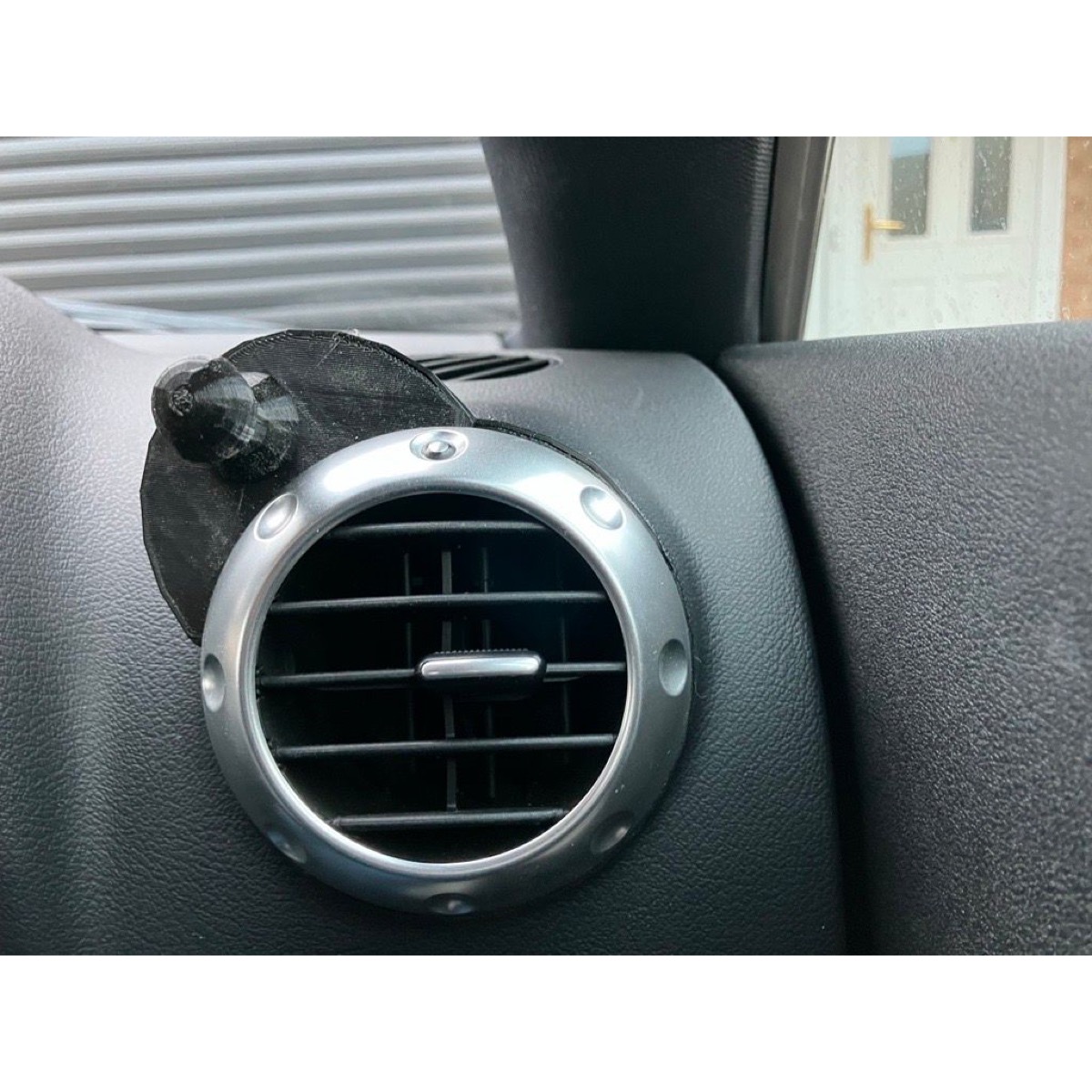 Audi TT Mk1 8N Telefon Tutucusu (Sağ Havalandırma Montajlı)