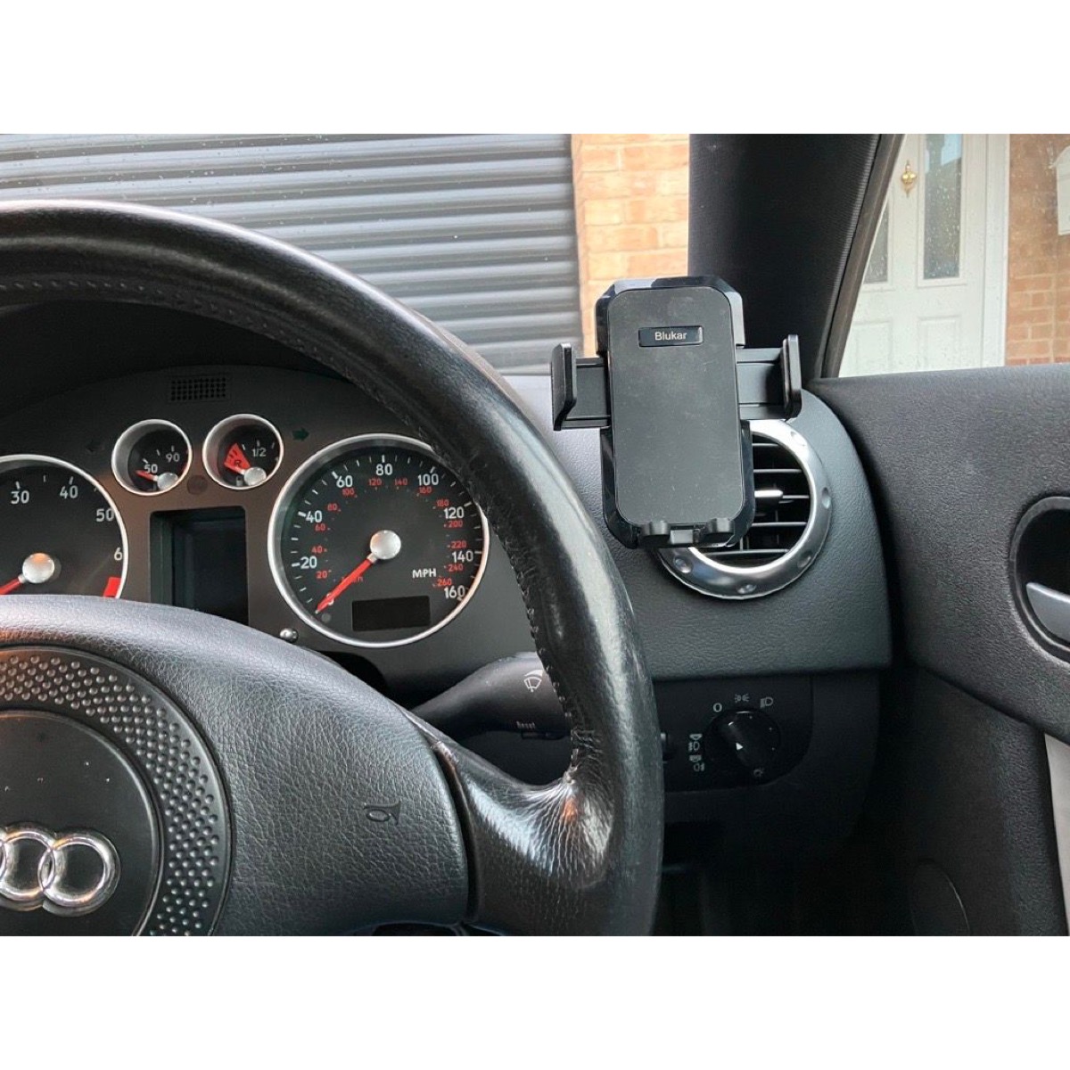 Audi TT Mk1 8N Telefon Tutucusu (Sağ Havalandırma Montajlı) görsel 3