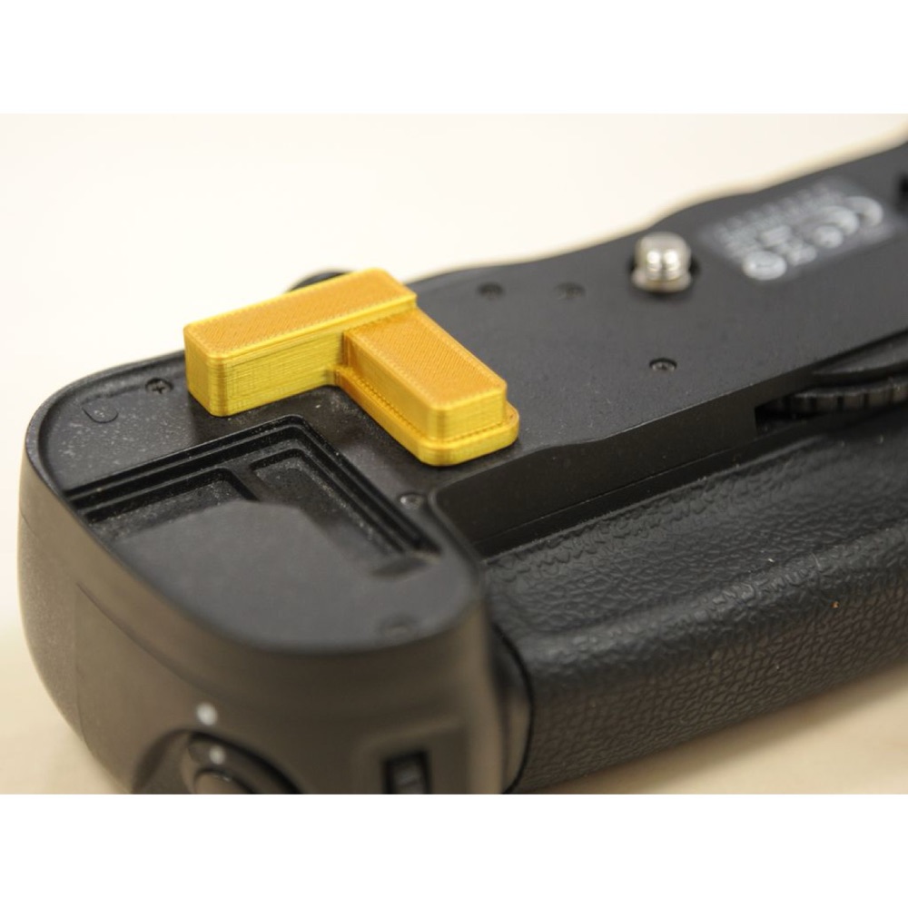 Nikon MB-D10 Batarya Gribi için Konnektör Kapağı (Yedek) görsel 1