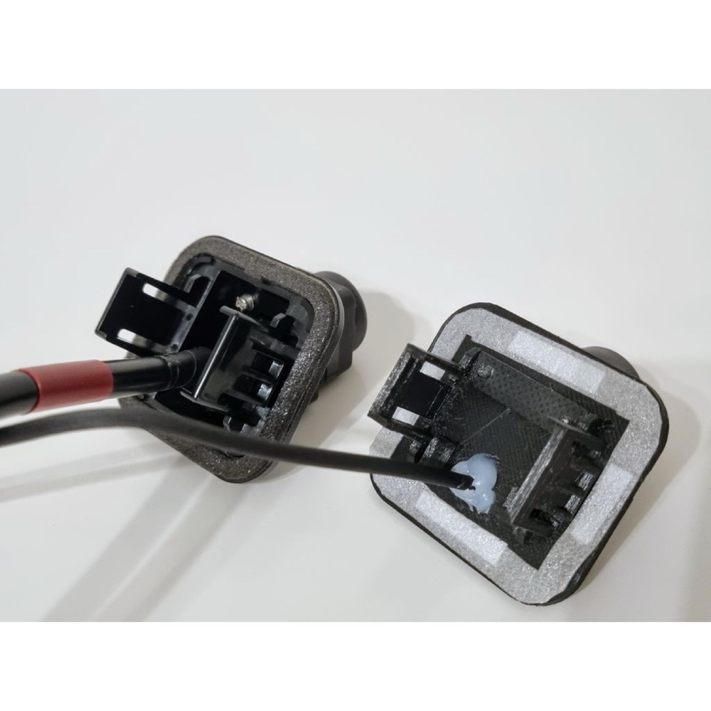 Mazda 6 GL Arka Kamera Montaj Braketi görsel 3
