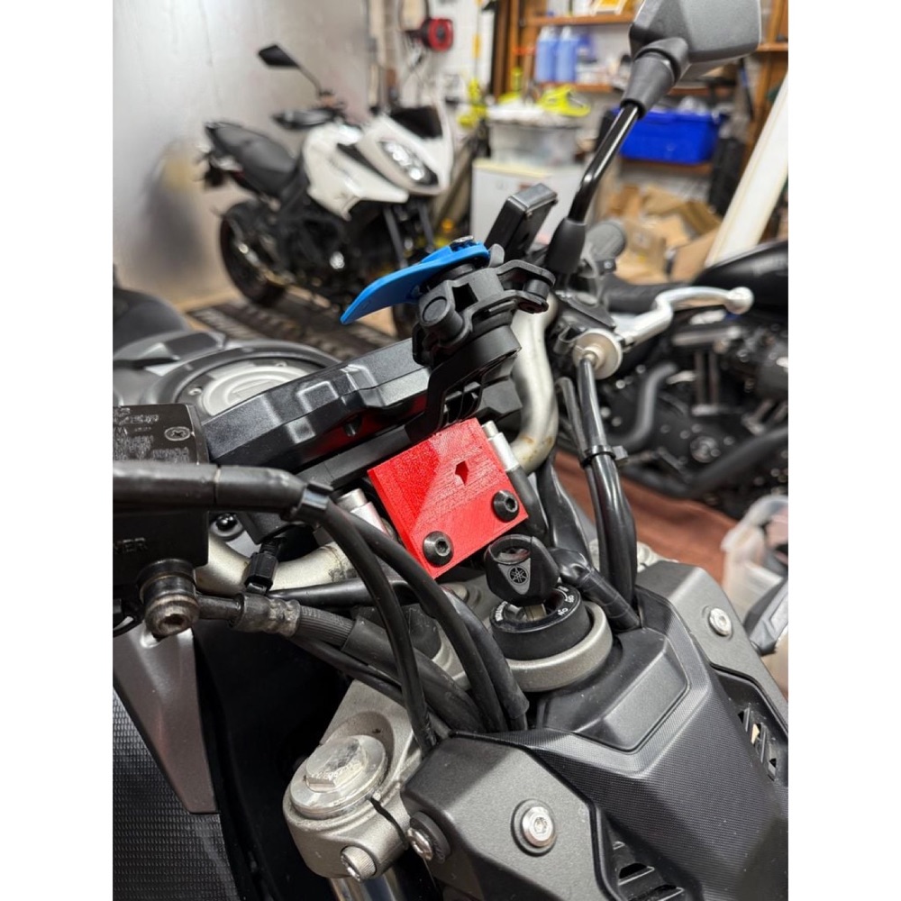 Yamaha MT-07 Quad Lock Telefon Sehpası Aparatı görsel 3