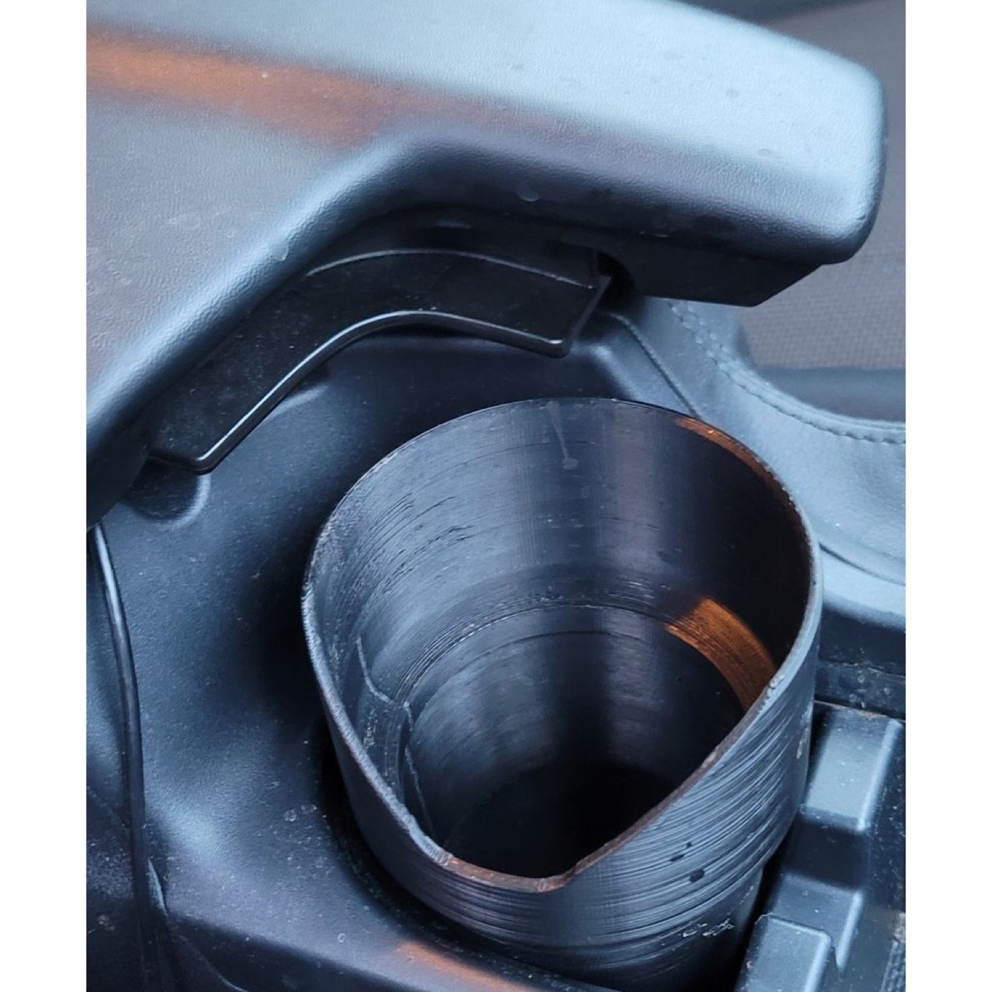 Subaru Crosstrek Büyük Kupa Bardaklık Adaptörü görsel 4