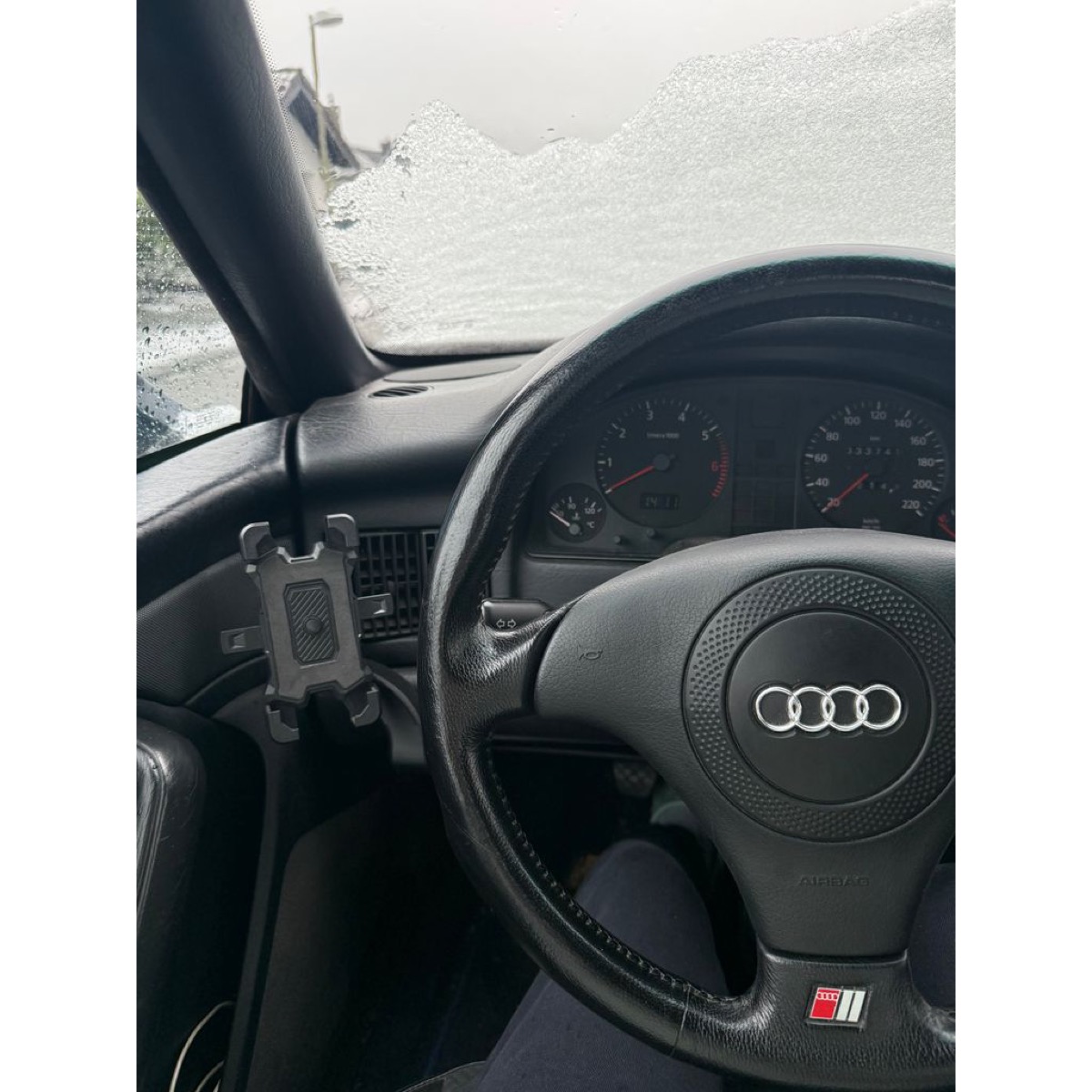 Audi 80 Telefon Tutucusu
