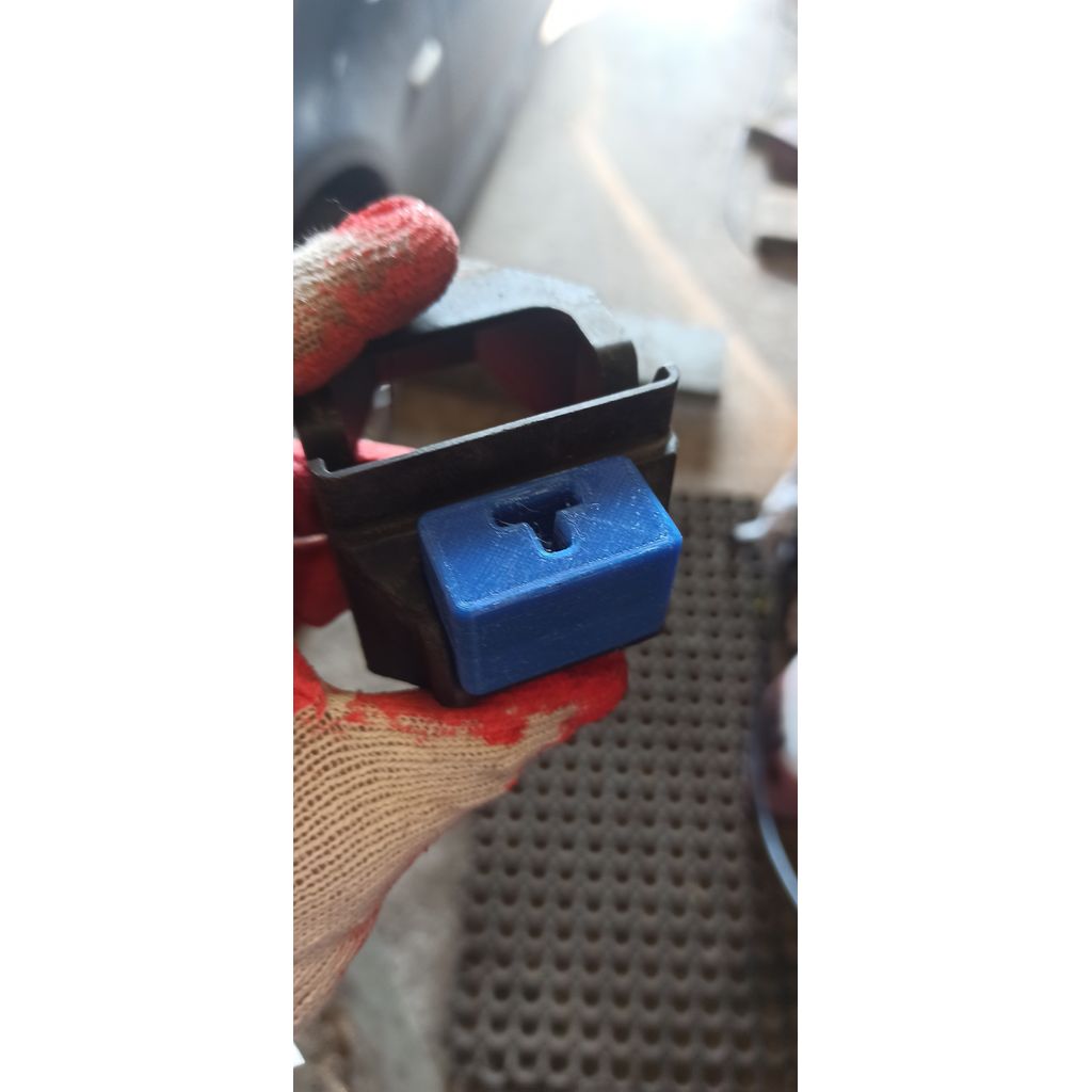 Radyatör Lastik Takozu (BMW E90/E91/E92/E81/E87 Uyumlu) görsel 2