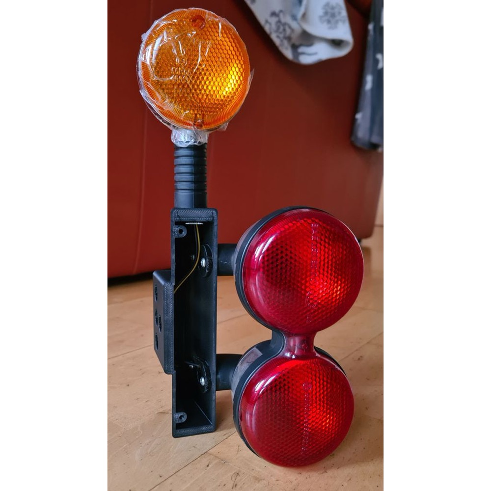 Moto Guzzi Arka Stop/Sinyal Lambası Taşıyıcı Braketi