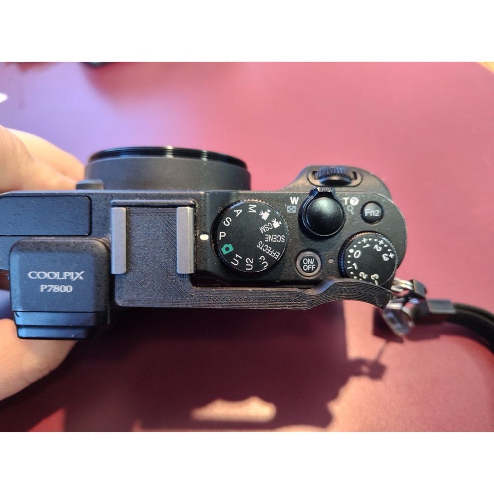 Nikon Coolpix P7800 için Flaş Ayağına Takılan Başparmak Desteği görsel 2