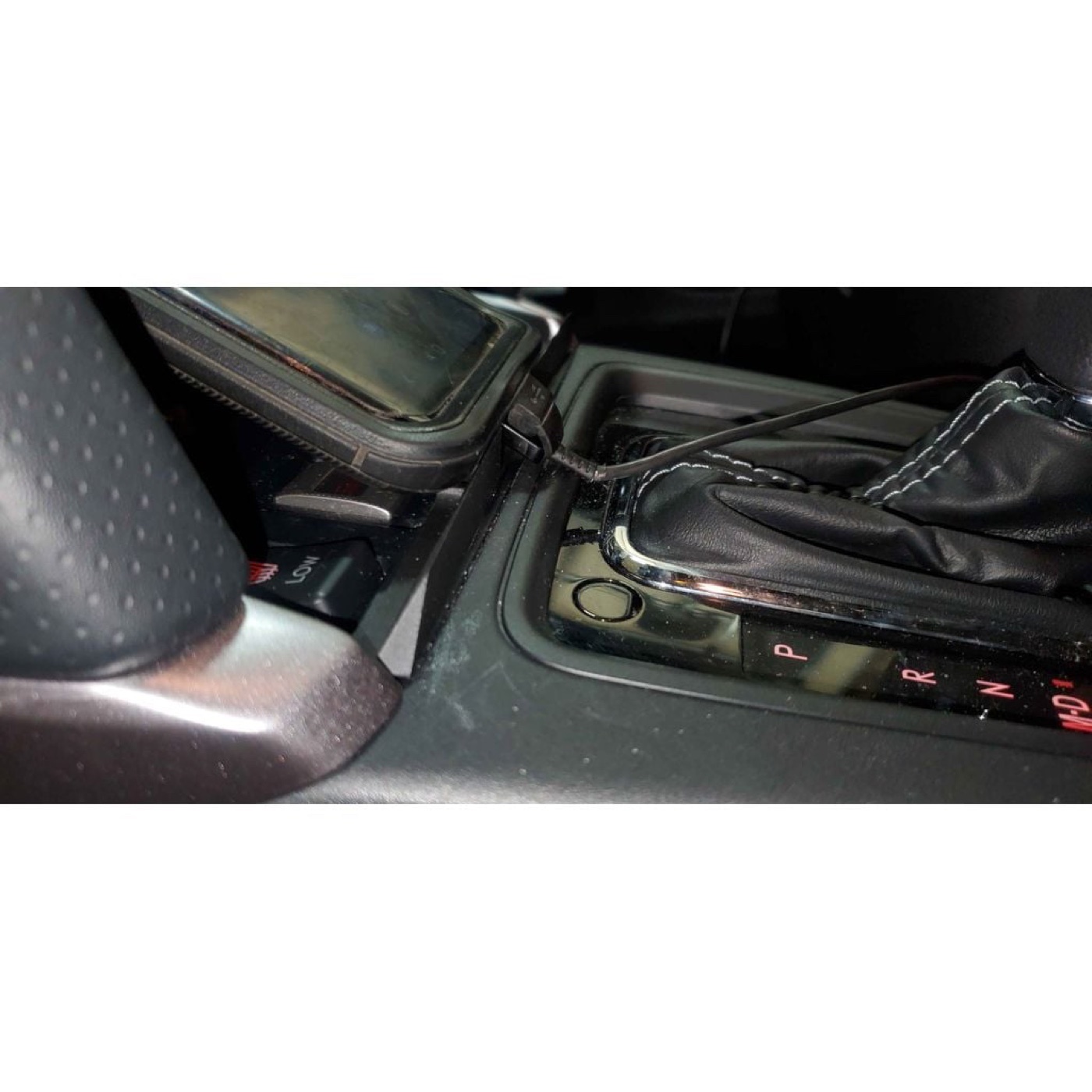 Subaru Forester 2018 5. Nesil Telefon Dayama Standı görsel 2
