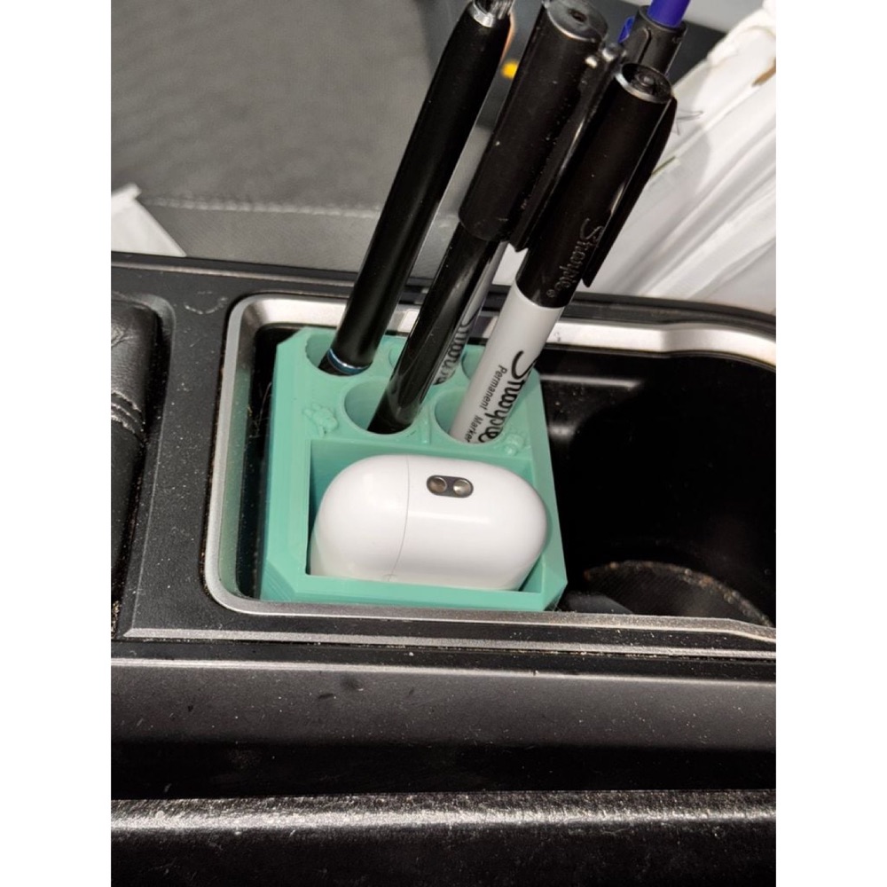 Toyota Tacoma Kalem / AirPods Tutucu
