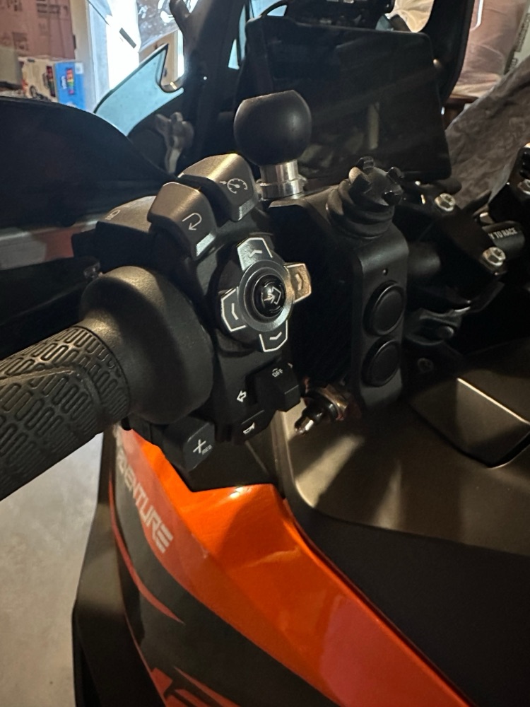 KTM 1290 Super Adventure DMD Remote 2 Debriyaj Kelepçesi Montajı