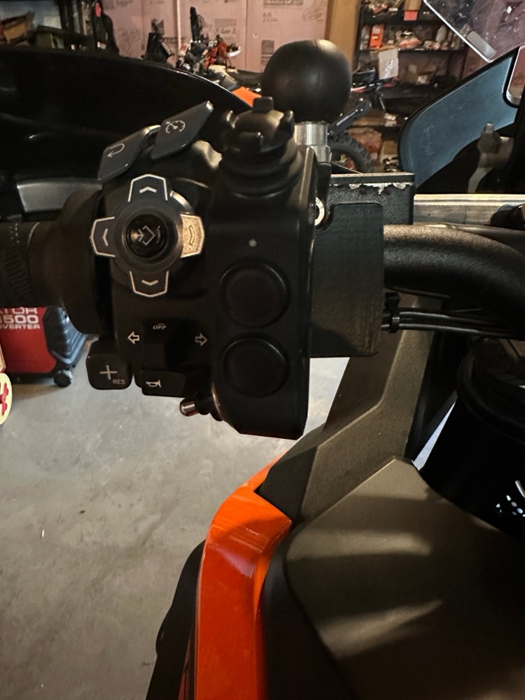 KTM 1290 Super Adventure DMD Remote 2 Debriyaj Kelepçesi Montajı görsel 2