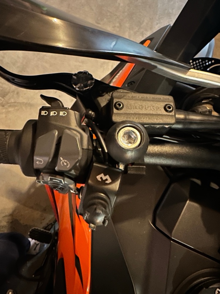 KTM 1290 Super Adventure DMD Remote 2 Debriyaj Kelepçesi Montajı görsel 3