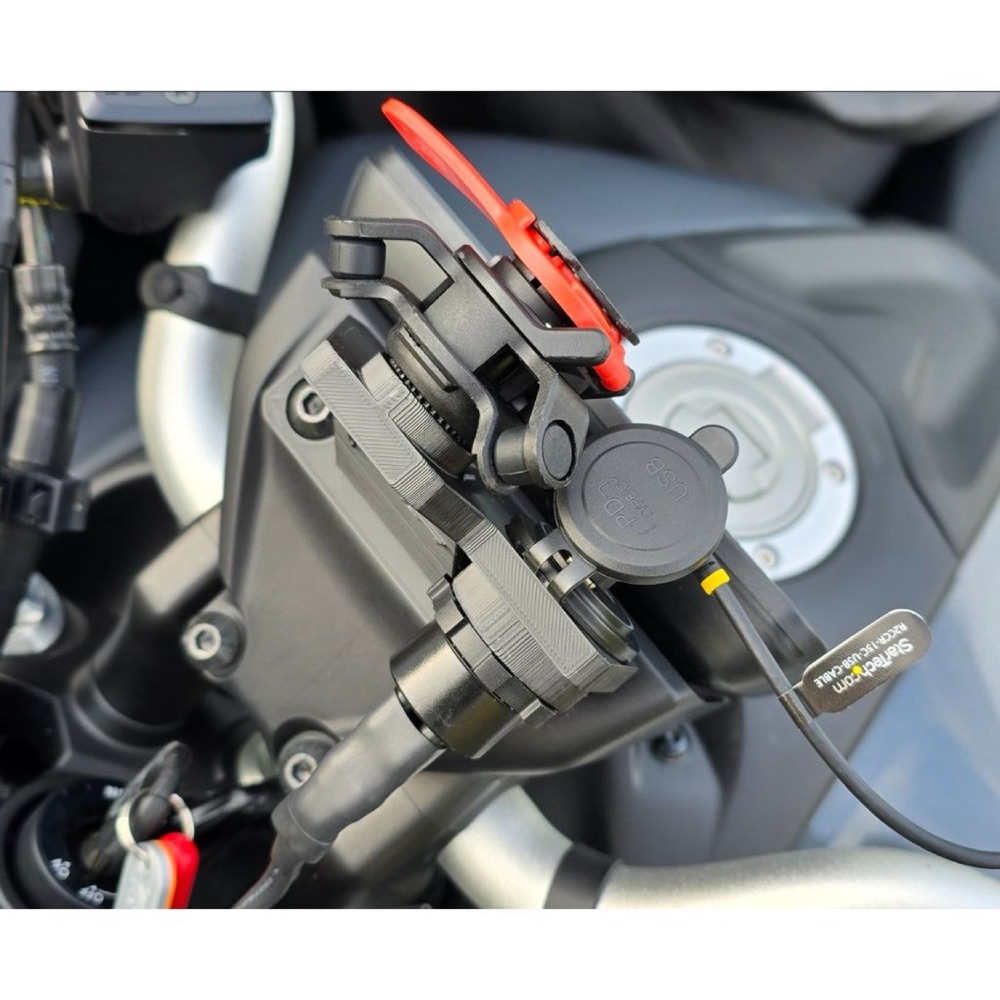 Yamaha MT-07 Quad Lock / GoPro / USB Montaj Aparatı görsel 2