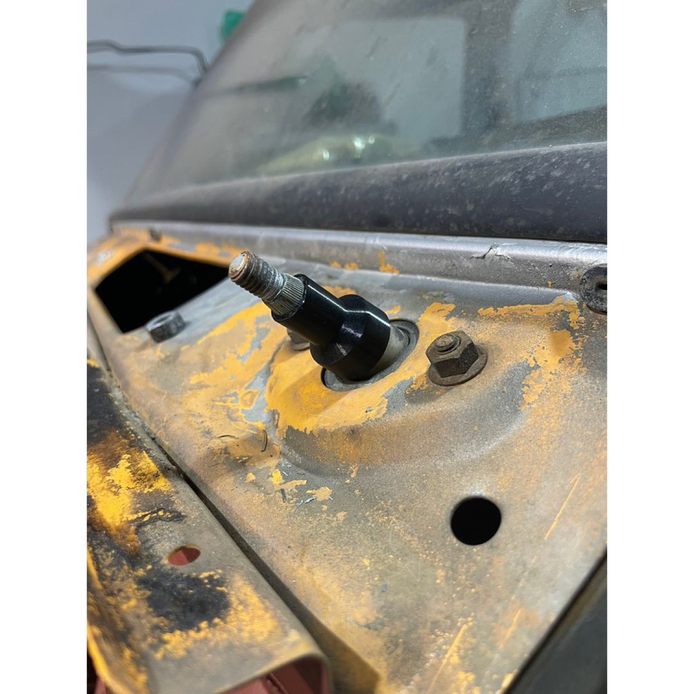 Nissan Patrol silecek kolu lastik burcu