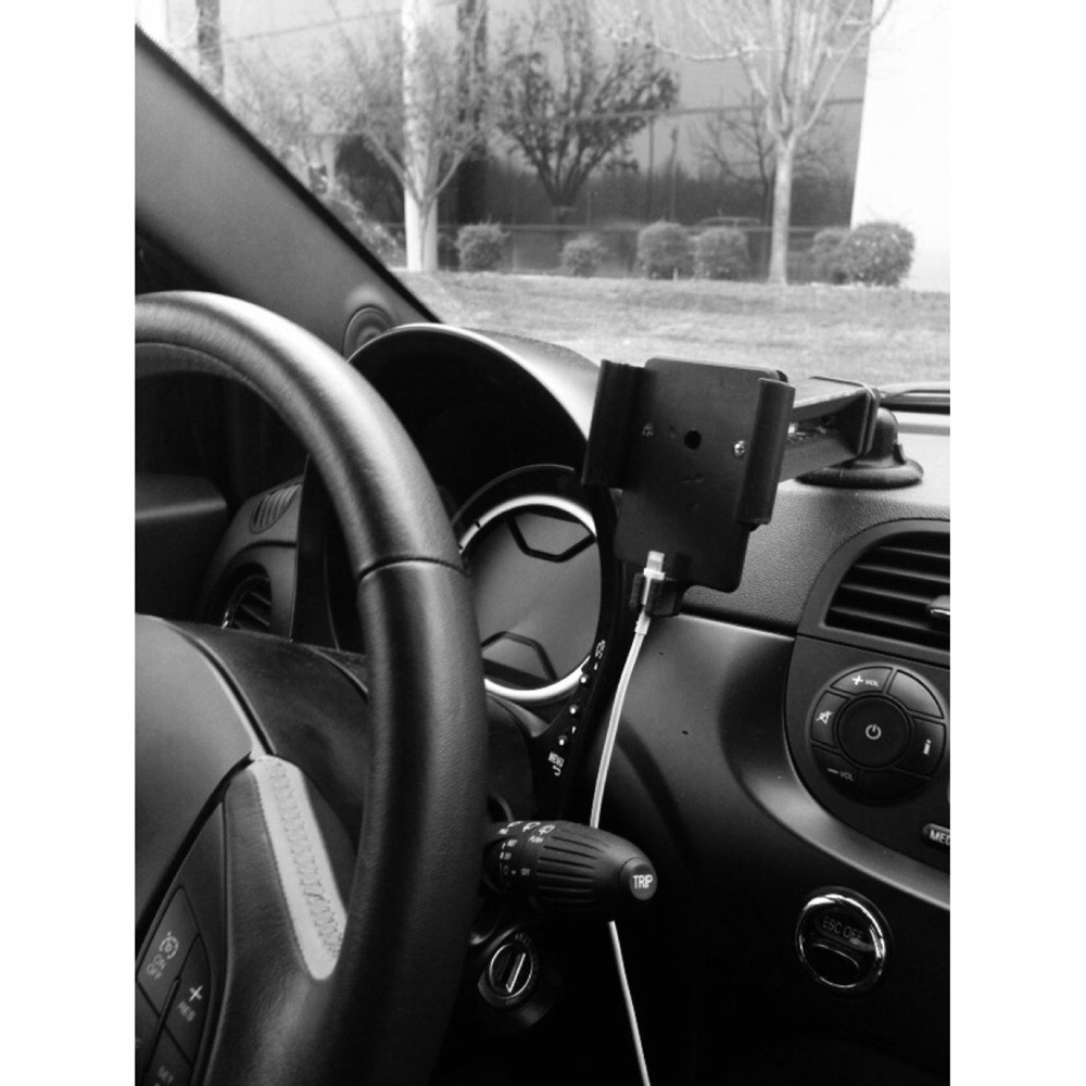 Fiat 500C Navigasyon Soketi Telefon Tutucusu