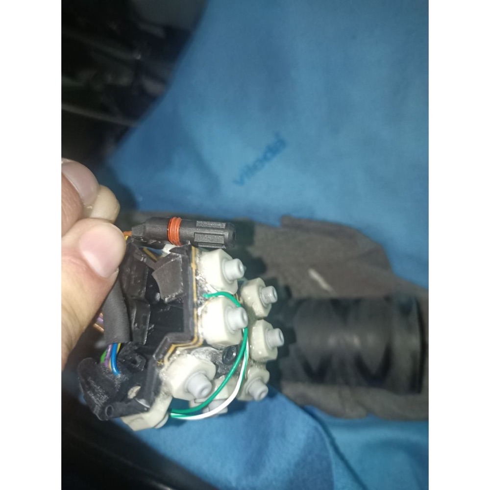 Işık Anahtarı Küçük Piniyon Düğme Seti (BMW R1200RT K26 2010 Uyumlu) görsel 2