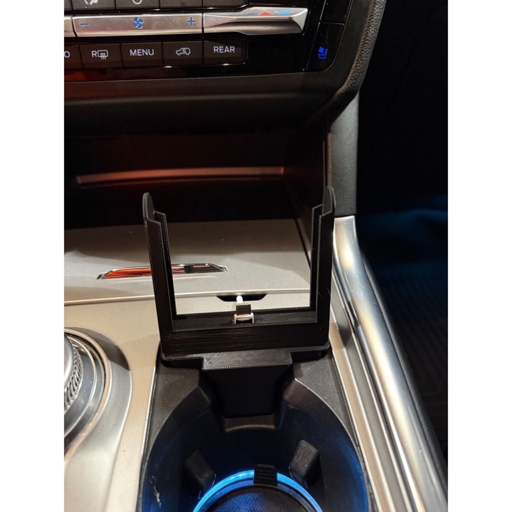 Ford Explorer (2020-2024) Telefon Montu görsel 2