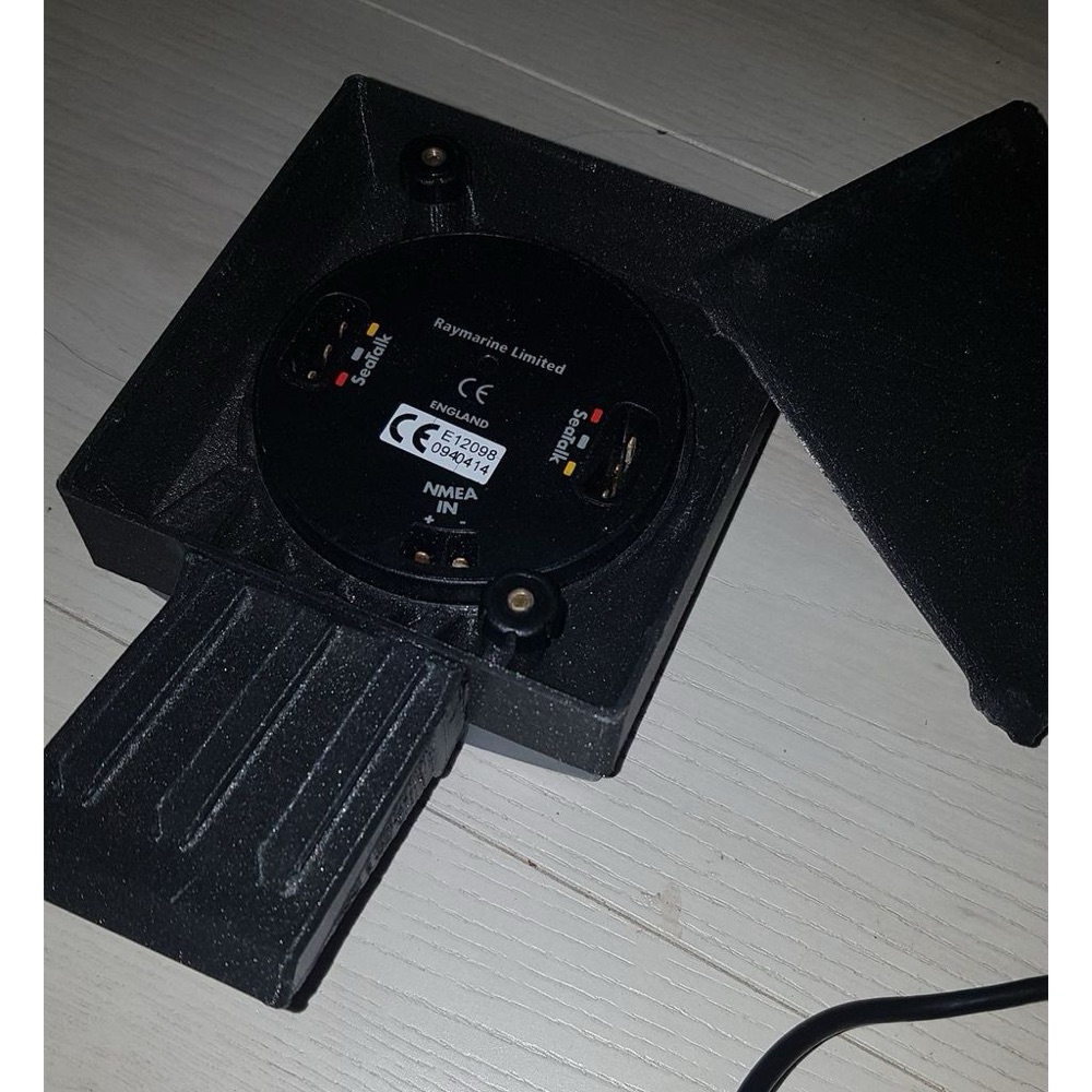 Raymarine 6001 Ekrani Icin Cikarilabilir Tutucu görsel 2