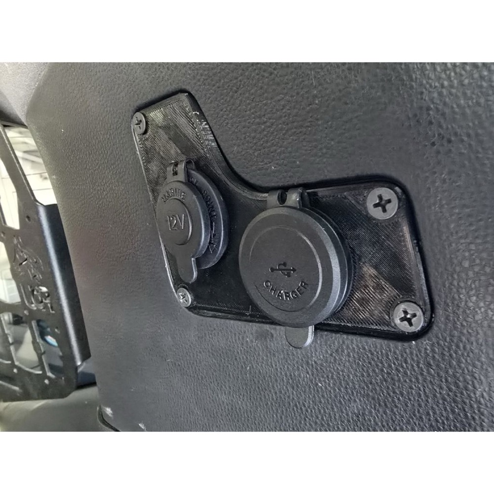Toyota Land Cruiser LC300 Arka Emniyet Kemeri Delik Kapağı görsel 3