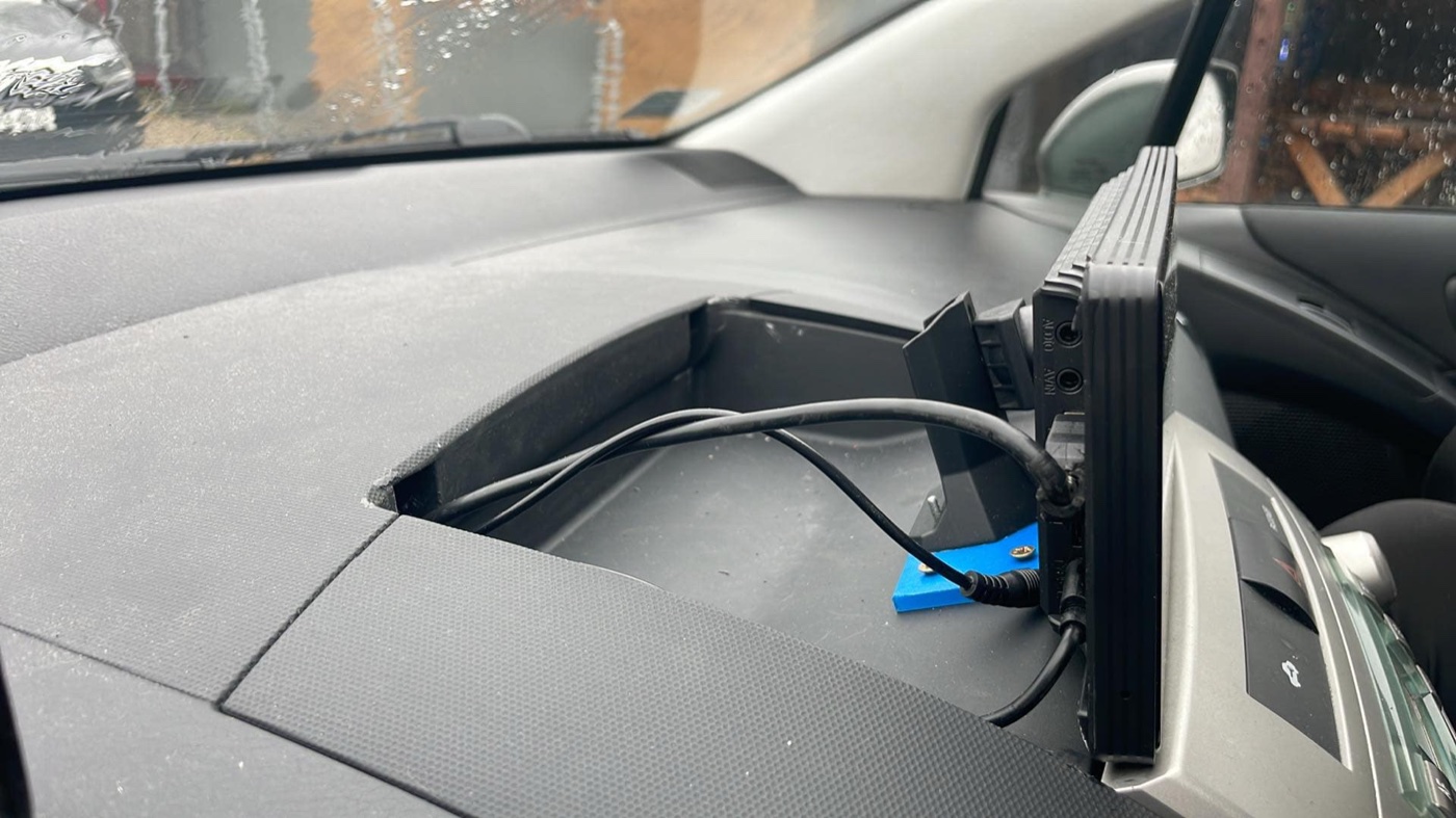 Navigasyon Üst Kapağı (Toyota Corolla Verso) görsel 3
