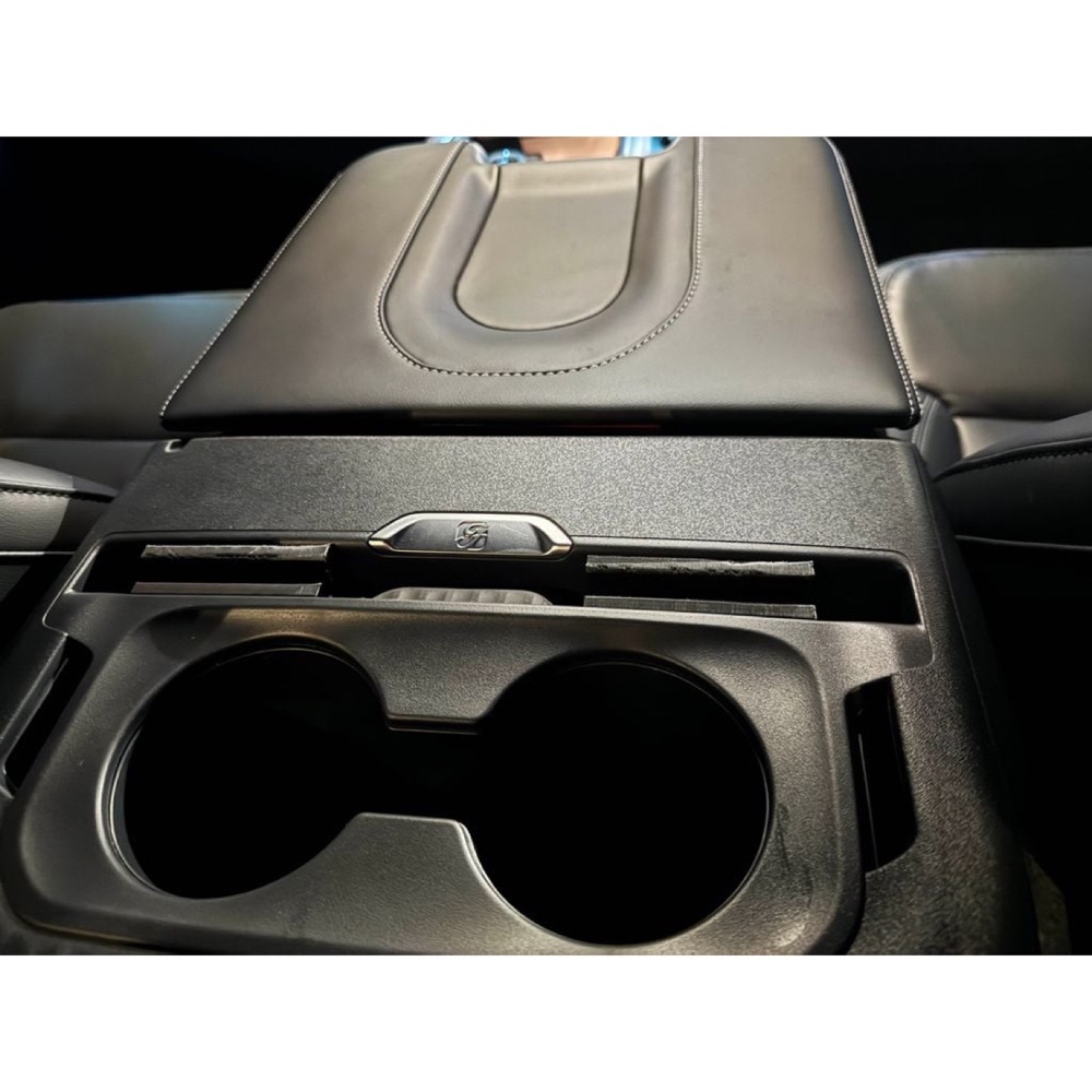 Ford Expedition (2025) Tablet Ara Parçası (11 inç)