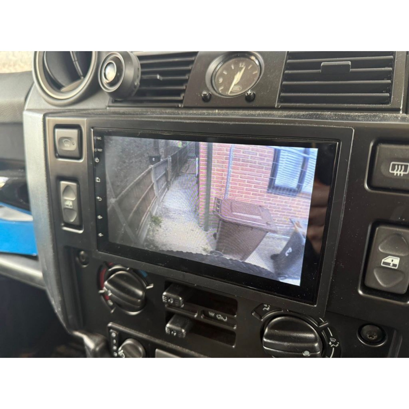 Land Rover Defender Arka Bullet Kamera Tutucu