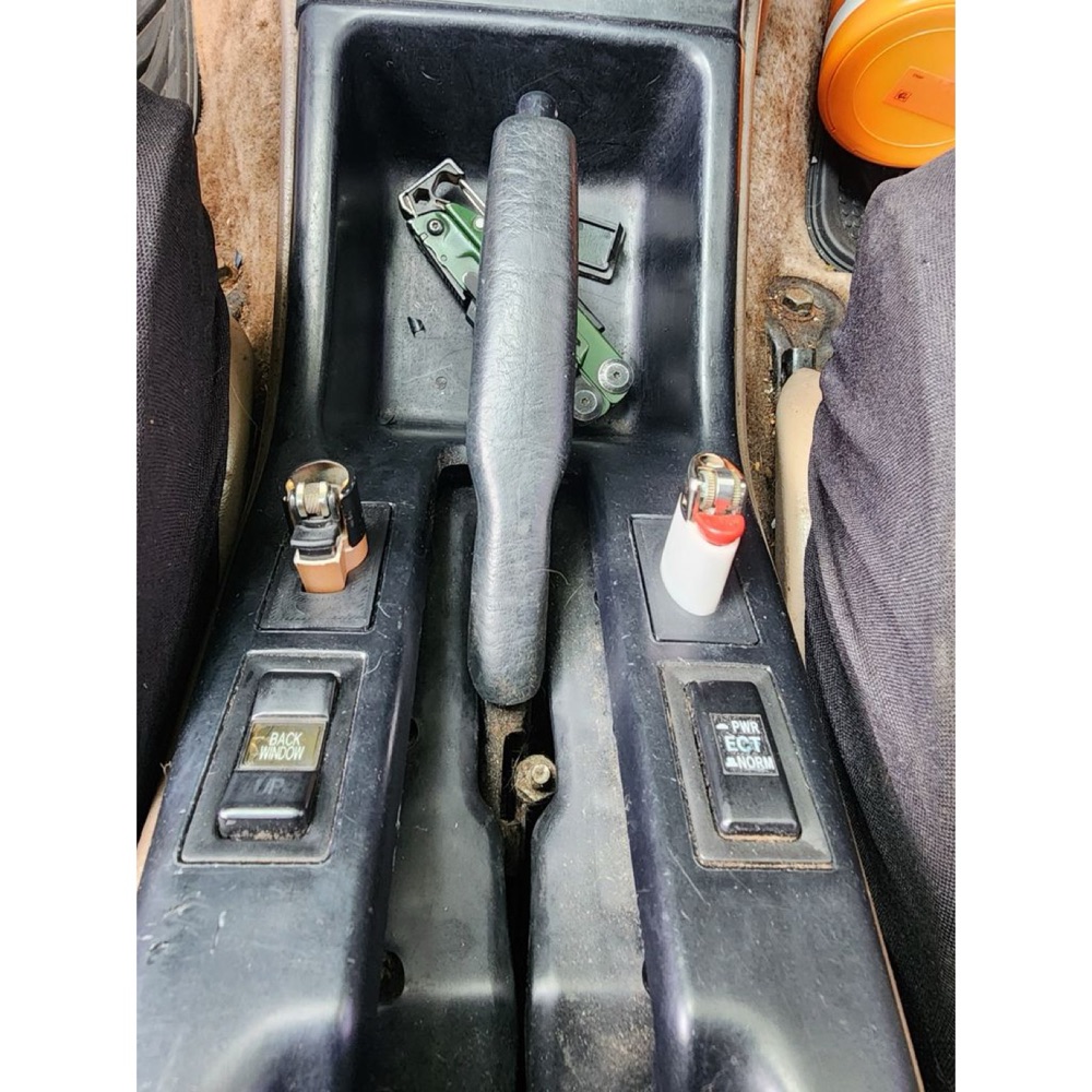 Toyota 4Runner Lighter storage. Anahtar pannel plugs for