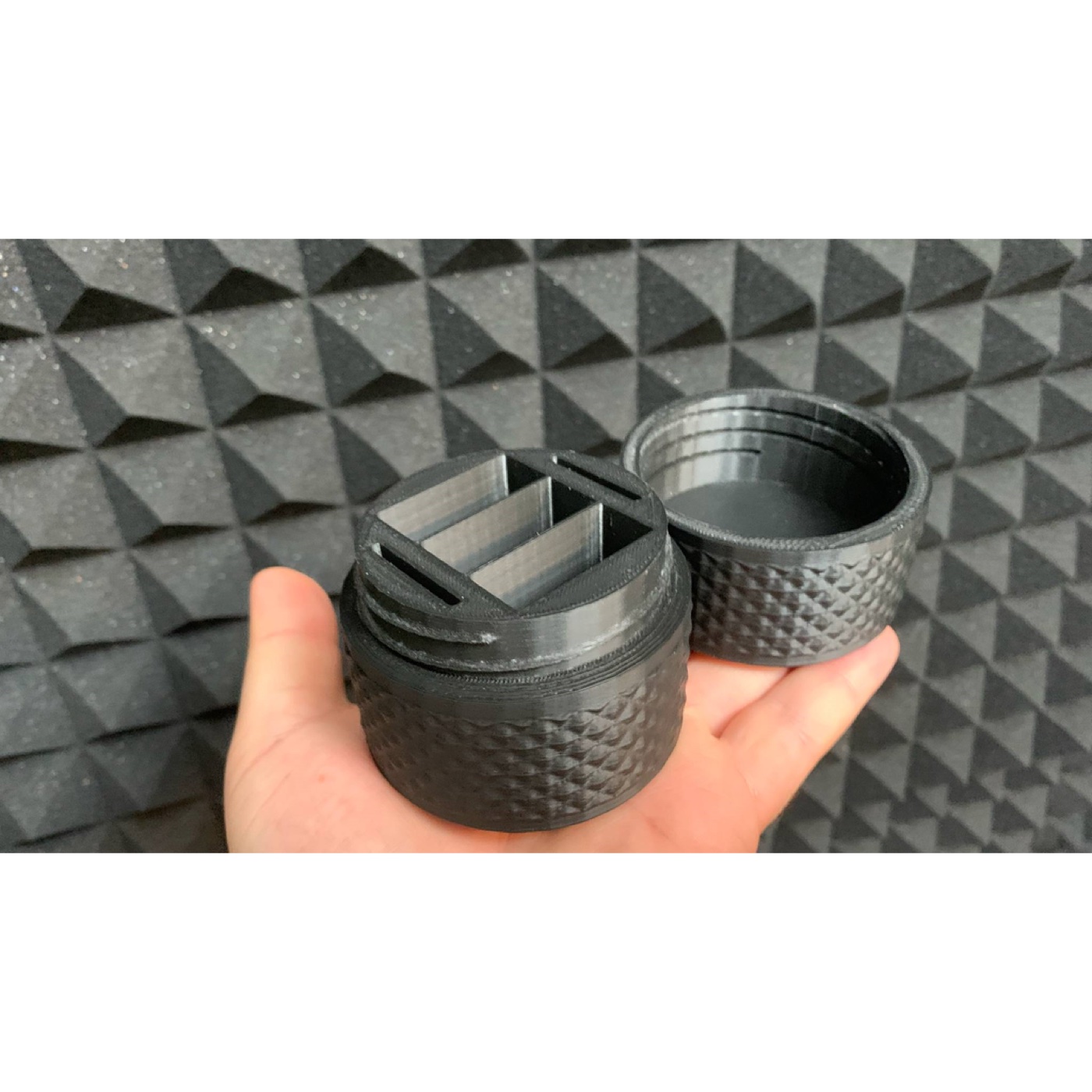 Canon LP-E17 Pili ve SD Kartlar için Vidalı Saklama Kutusu