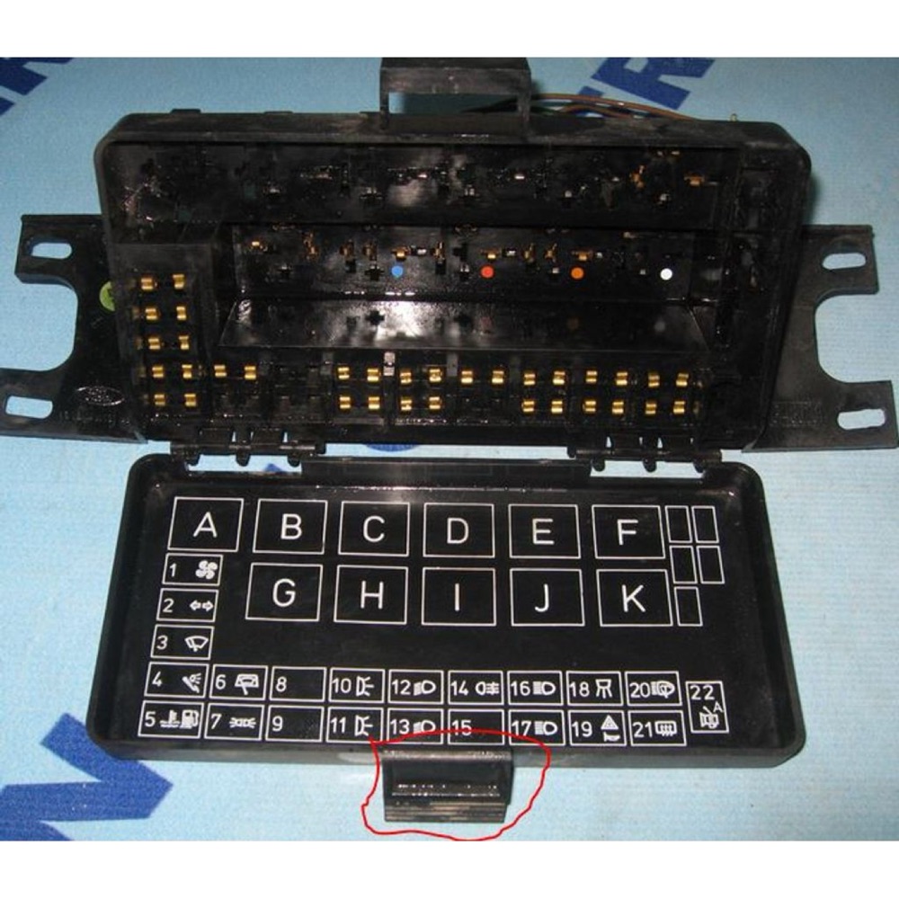 Ford Transit MK3 (1986-1992) Sigorta Kutusu Kapağı Mandalı